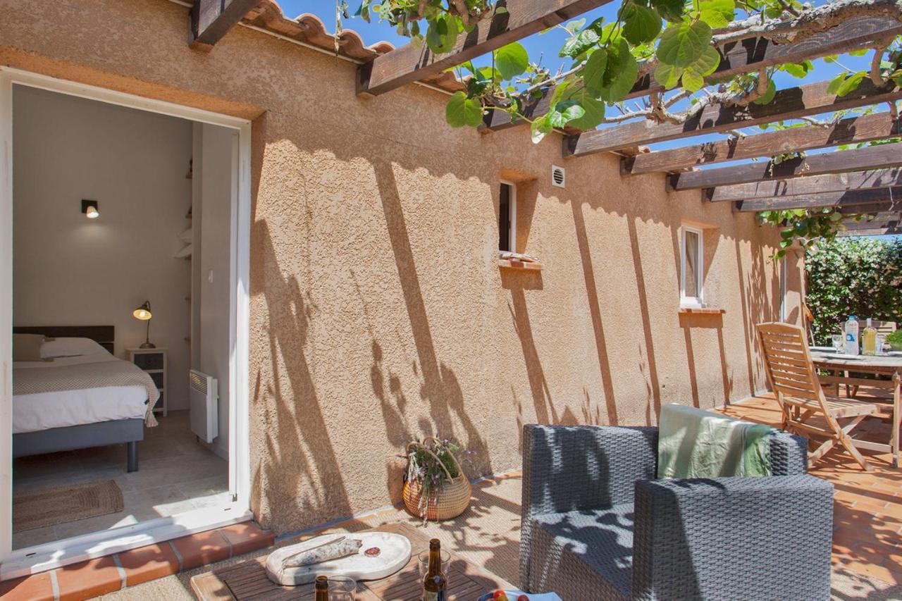 maison kiwi avec piscine chauffée terrasse jardin et bbq à Calvi Calvi  Esterno foto