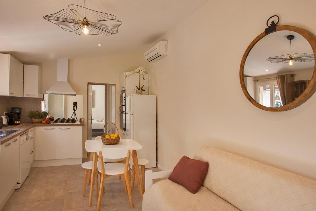 maison kiwi avec piscine chauffée terrasse jardin et bbq à Calvi Calvi  Esterno foto